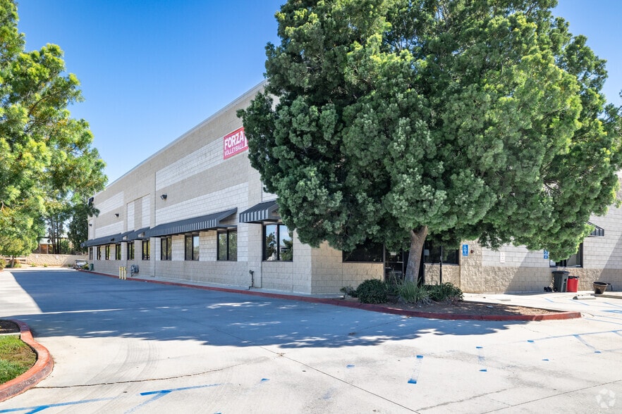 More Photos Of 36580 Penfield Ln, Winchester Light Distribution For Lease