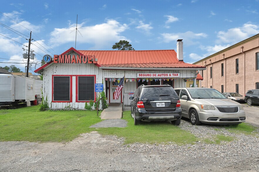 More Photos Of 1710 Cypress Creek Pkwy, Houston Office For Sale