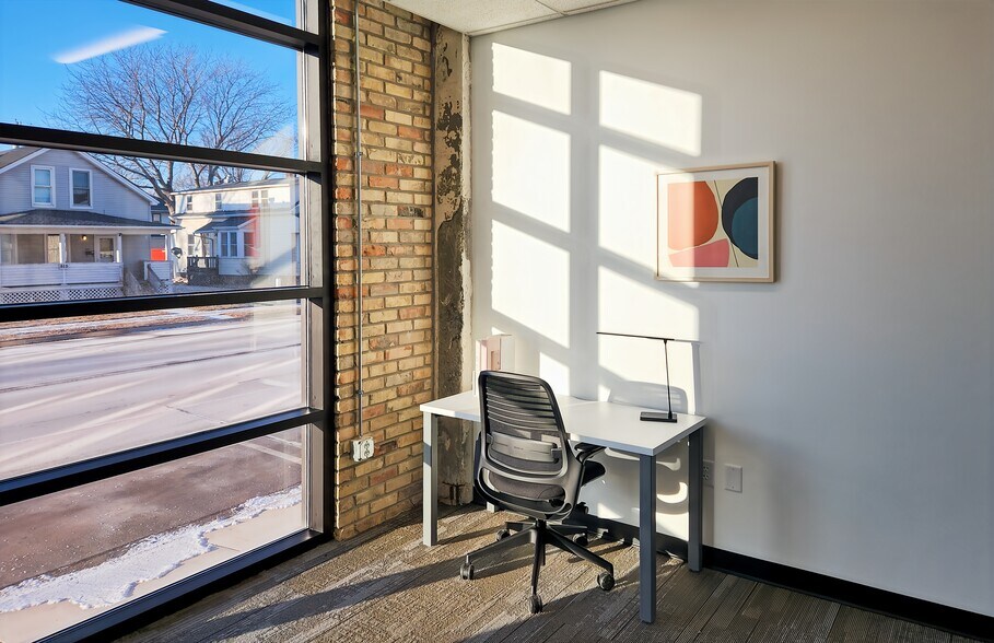 More Photos Of 540 N Broadway, Green Bay Coworking Space