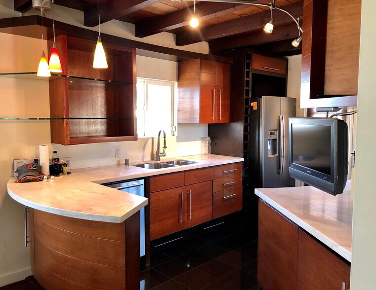 More Photos Of 286-290 Broadway St, Laguna Beach Storefront Retail Residential For Sale