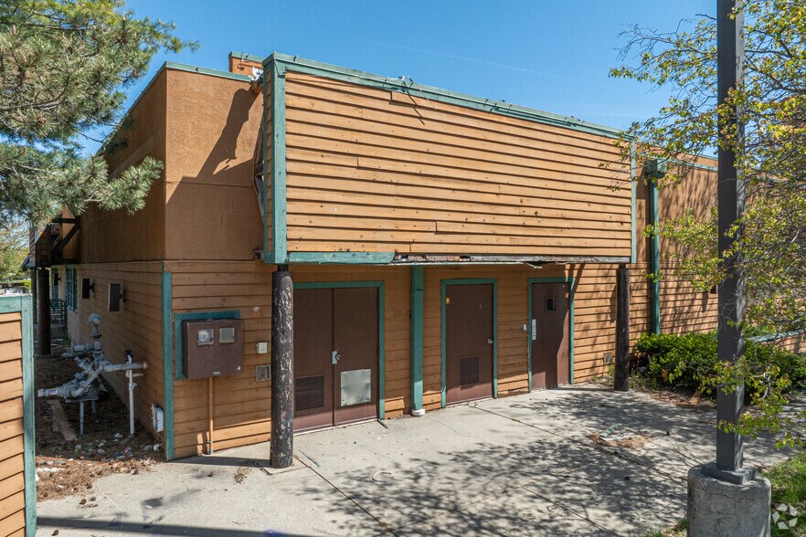 More Photos Of 1830 Pipestone Rd, Benton Harbor Restaurant For Sale