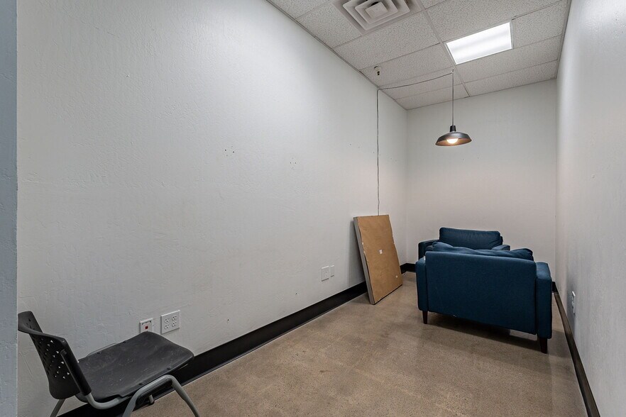 More Photos Of 4205 W Glenrosa Ave, Phoenix Warehouse For Lease