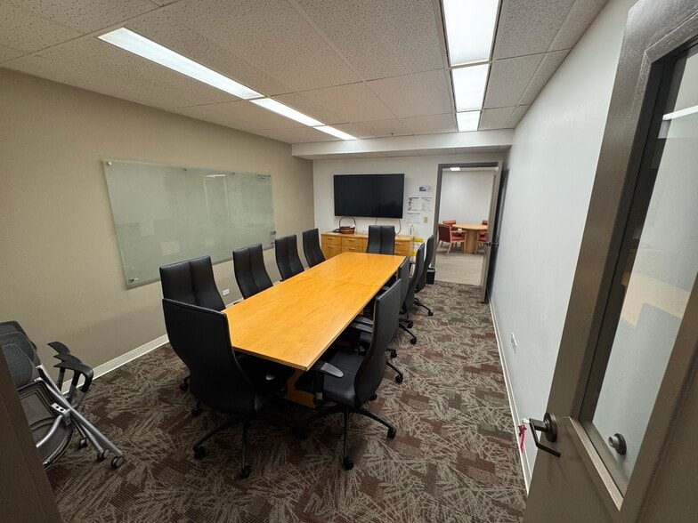 More Photos Of 1600 Kapiolani Blvd, Honolulu Office For Lease
