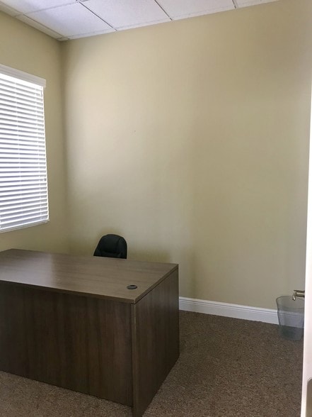 More Photos Of 6143 S Orange Blossom Trl, Orlando Loft Creative Space For Sale