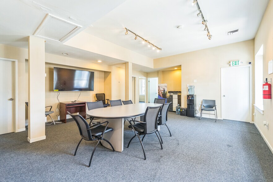 More Photos Of 518 N Charles St, Baltimore Storefront Retail Office For Sale