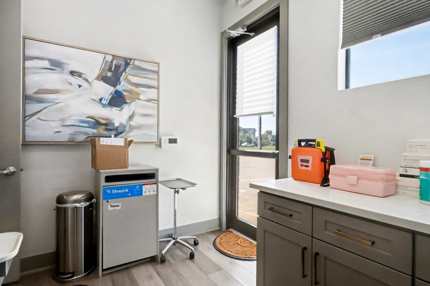 More Photos Of 205 Bella Katy Dr, Katy Medical For Lease