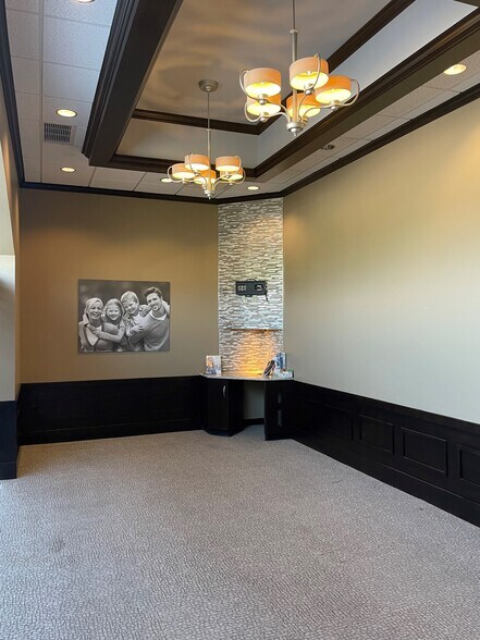 More Photos Of 3585 N 168th Ct, Omaha Medical For Lease