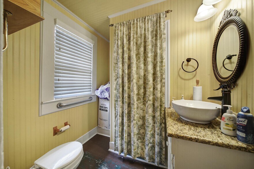 More Photos Of 500 W John St, Matthews Office For Sale