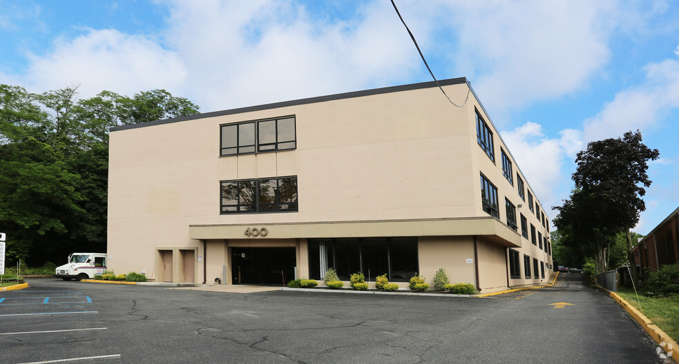 Primary Photo Of 400 W Main St, Riverhead Office For Lease