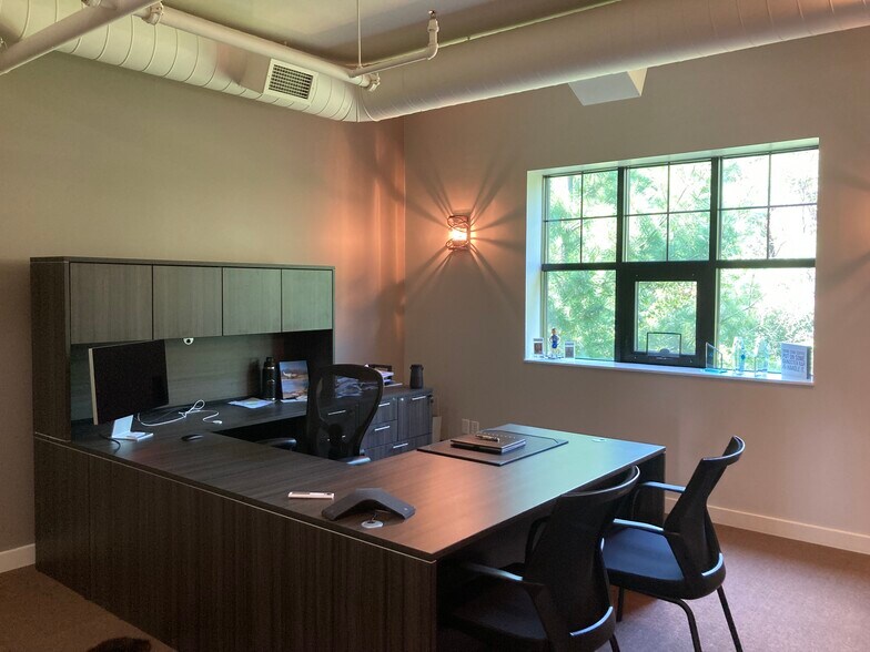 More Photos Of 8674-8696 Eagle Creek Cir, Savage Office For Sale