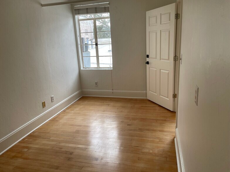 More Photos Of 19 SW 2nd St, Gainesville Office For Lease