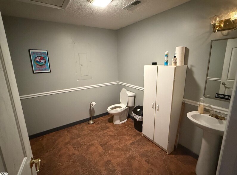 More Photos Of 1050 Duncan Ln, Leighton Specialty For Sale