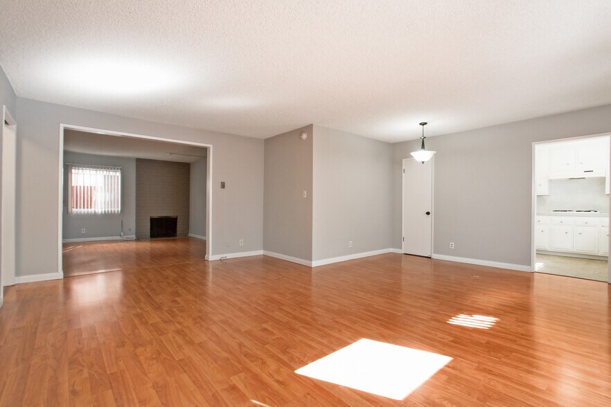 More Photos Of 3735 Mentone Ave, Los Angeles Apartments For Sale