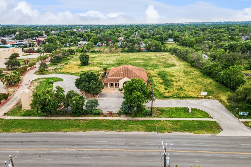 More Photos Of 3030 Rigsby Ave, San Antonio Medical For Sale