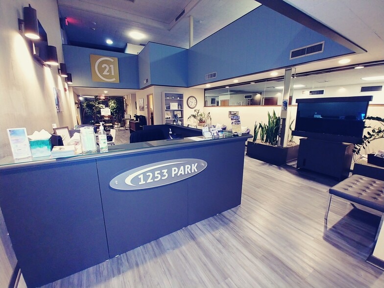 More Photos Of 1253 Park St, Clearwater Office For Lease
