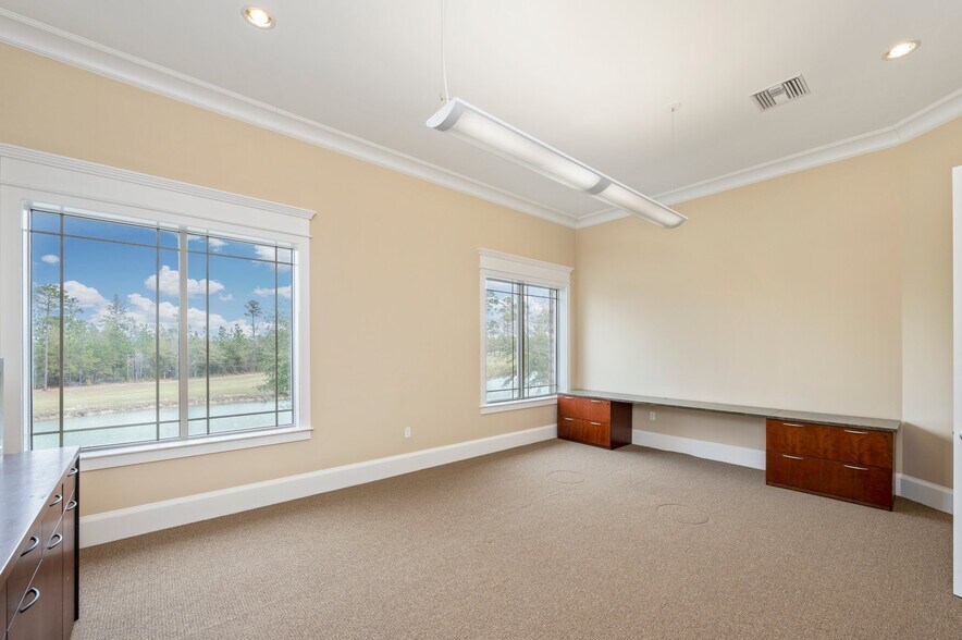 More Photos Of 3201 Heritage Plantation Blvd, Laurel Hill Office For Sale