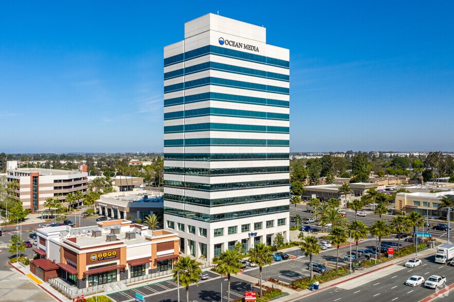 More Photos Of 17011 Beach Blvd, Huntington Beach Office For Lease