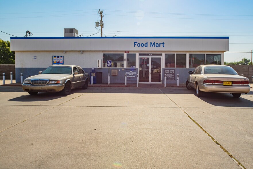 More Photos Of 901 N Prince St, Clovis General Retail For Sale