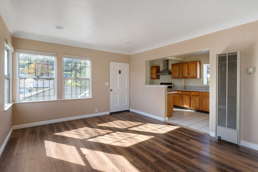 More Photos Of 2351 Cabot St, Los Angeles Apartments For Sale