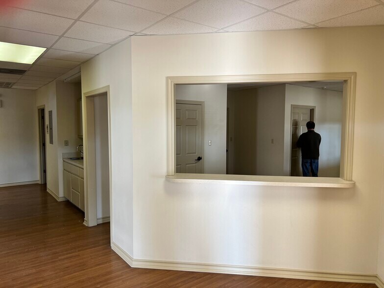 More Photos Of 1726-1732 Galleria Oaks Dr, Texarkana Medical For Lease