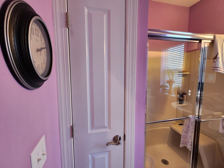 More Photos Of 1901 Pennview Rd, Havertown Flex For Sale