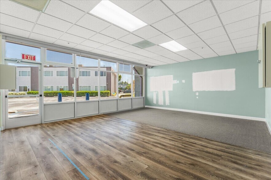 More Photos Of 991 Commercial St, Palo Alto Schools For Lease