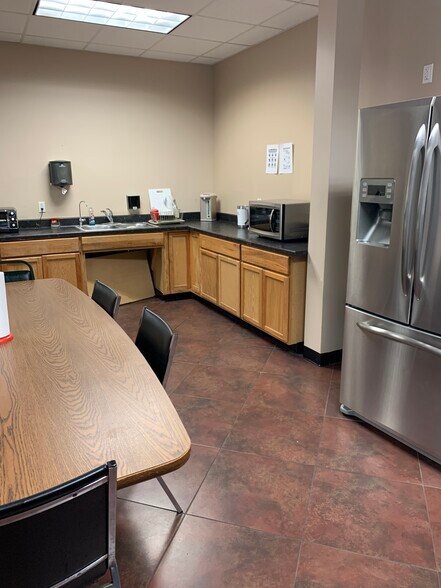 More Photos Of 11500 S Sam Houston Pkwy W, Houston Showroom For Sale