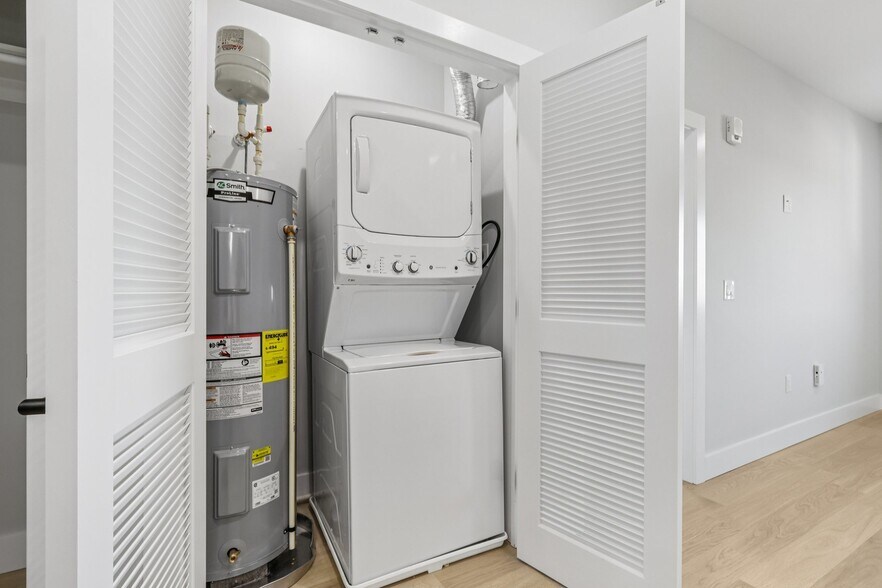 More Photos Of 34-40 Hudson St, Newark Apartments For Lease