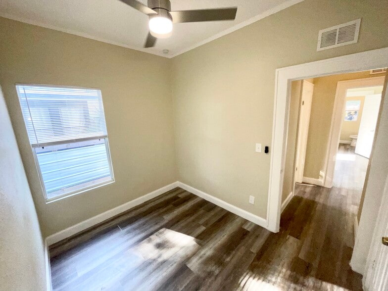More Photos Of , Saint Petersburg Multifamily For Sale