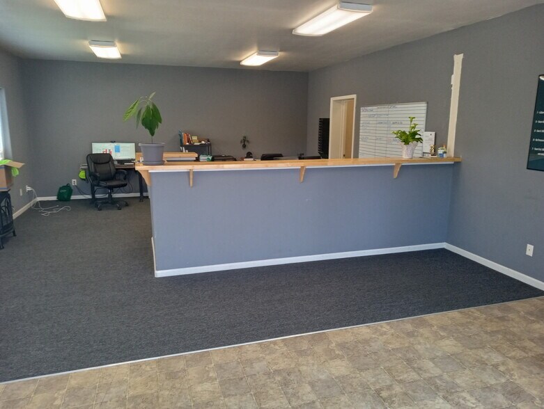 More Photos Of 1725 Kingwood St, Florence Warehouse For Lease