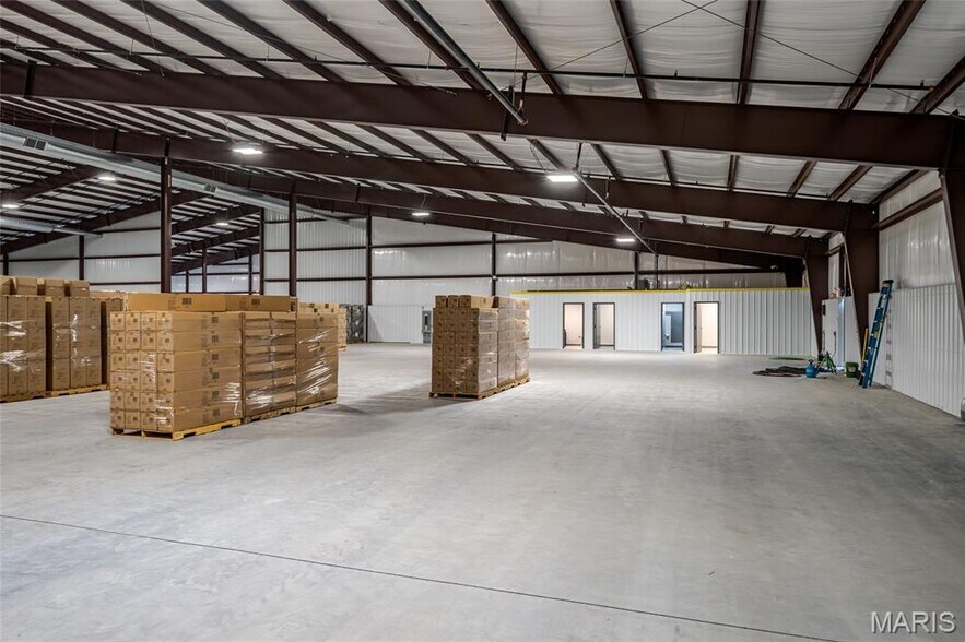 More Photos Of 100 Industrial Dr, New Haven Warehouse For Lease