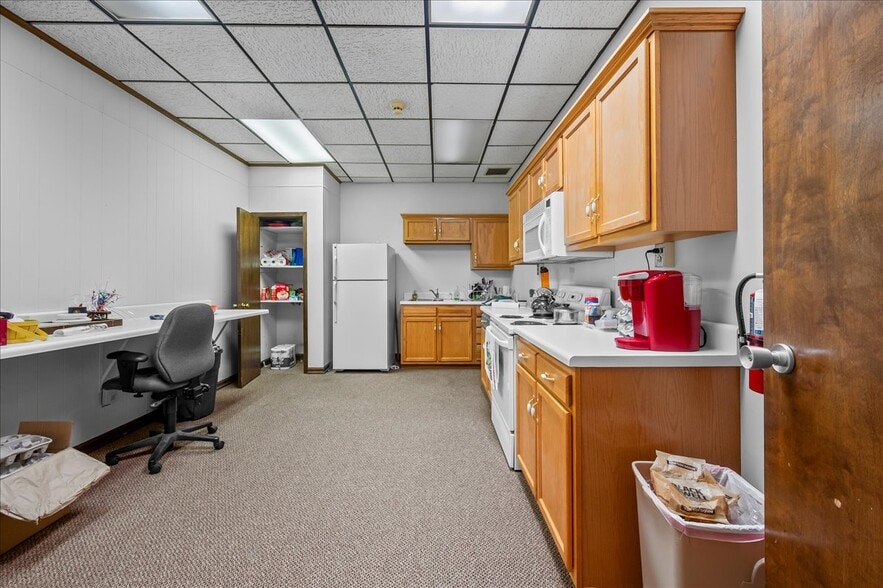 More Photos Of 111 W Commerce St, Lewisburg Bank For Sale