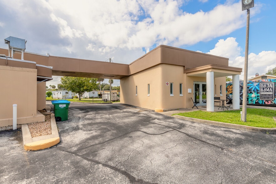 More Photos Of 258 Riverside Dr, Daytona Beach Storefront Retail Office For Sale