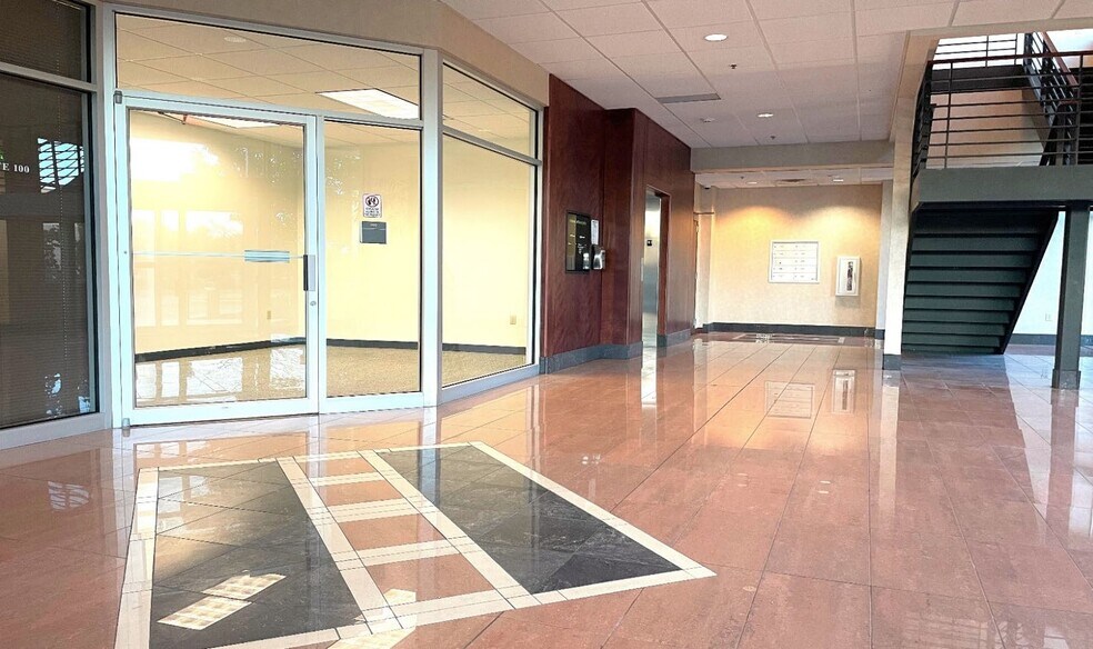 More Photos Of 5650 N Green Bay Ave, Glendale Medical For Lease