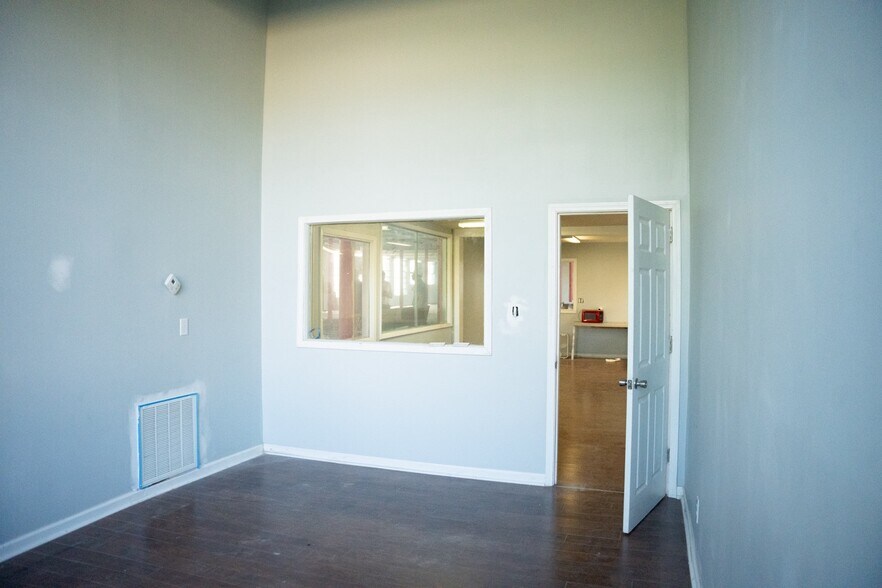 More Photos Of 1507 9th Ave, Knoxville Manufacturing For Lease