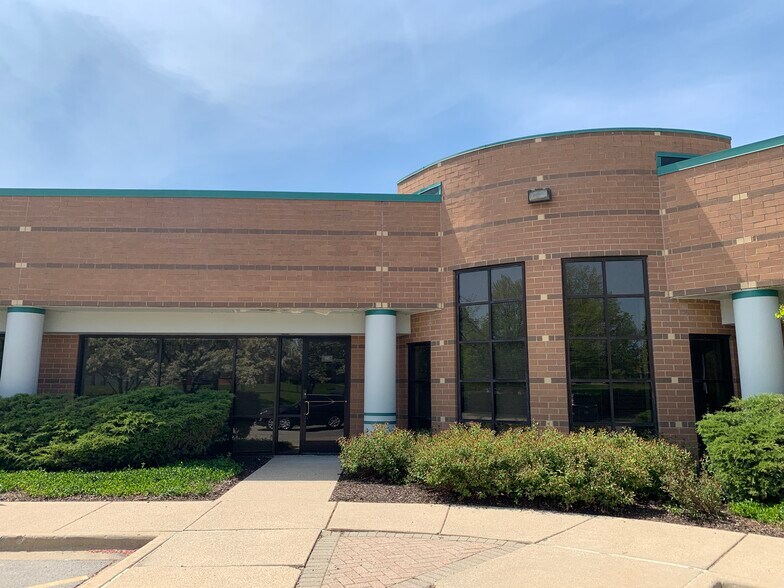 More Photos Of 201 Hansen Ct, Wood Dale Flex For Lease