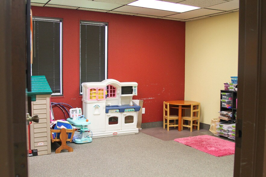 More Photos Of 1652 Greenview Dr SW, Rochester Office For Lease