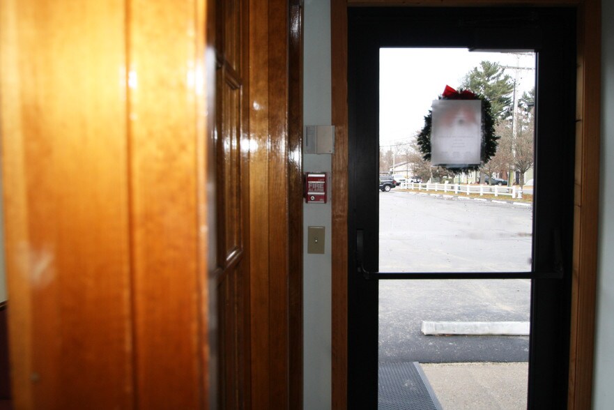 More Photos Of 2527 Cranberry Hwy, Wareham Office For Sale