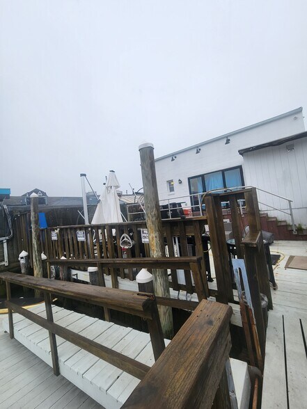 More Photos Of 377 Woodcleft Ave, Freeport Storefront Retail Residential For Sale