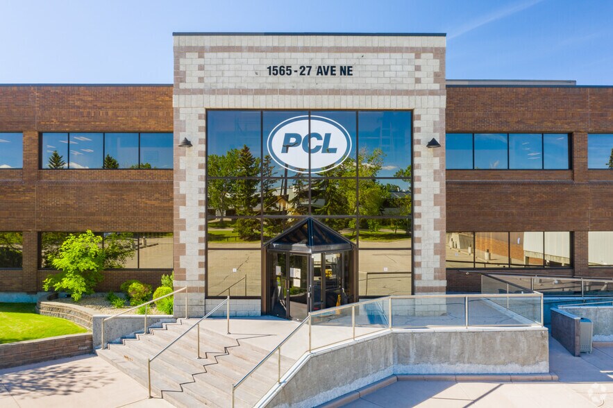 More Photos Of 2609 15 St NE, Calgary Office For Lease