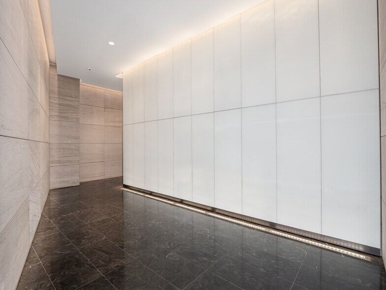 More Photos Of 110 E 60th St, New York Medical For Lease