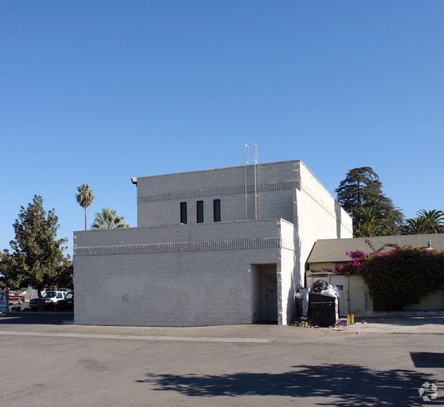 More Photos Of 9590 Magnolia Ave, Riverside Freestanding For Lease