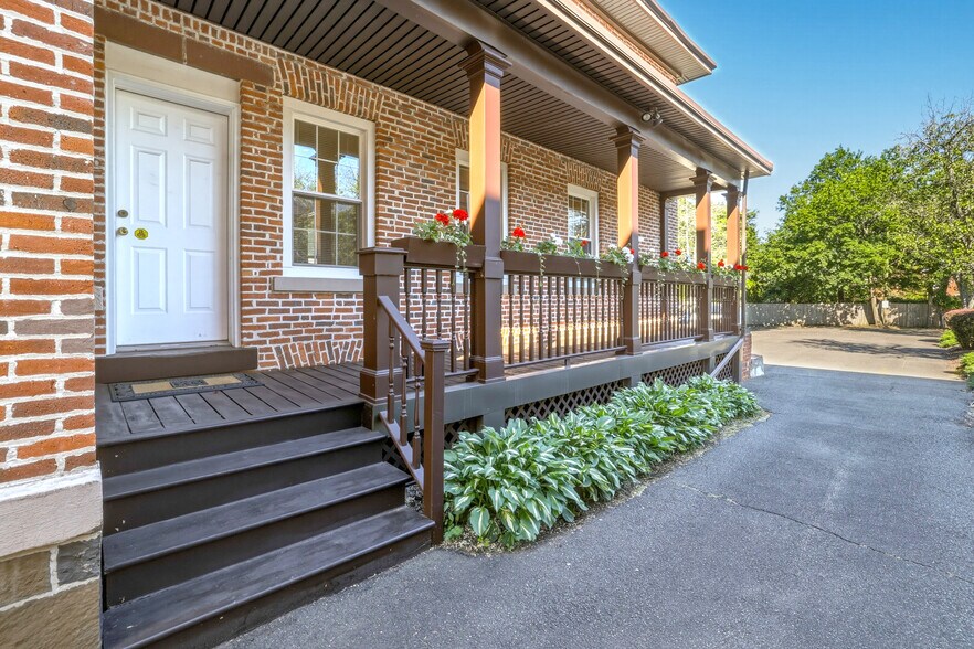 More Photos Of 445 Orange St, New Haven Office For Sale