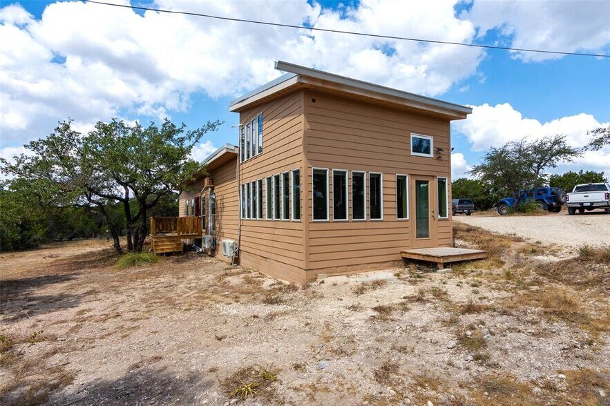 More Photos Of 30303 Ranch Road 12, Dripping Springs Office For Lease