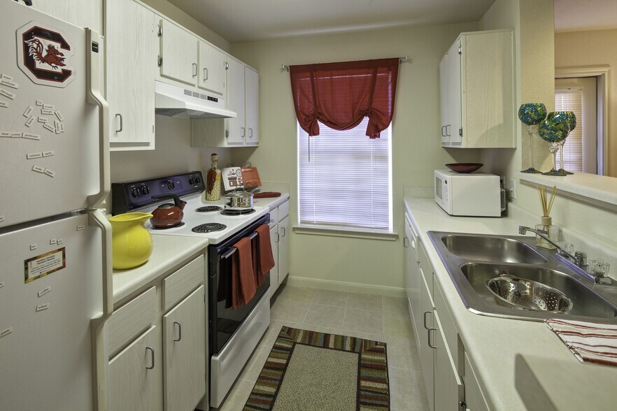 More Photos Of 215 Spencer Pl, Cayce Apartments For Sale