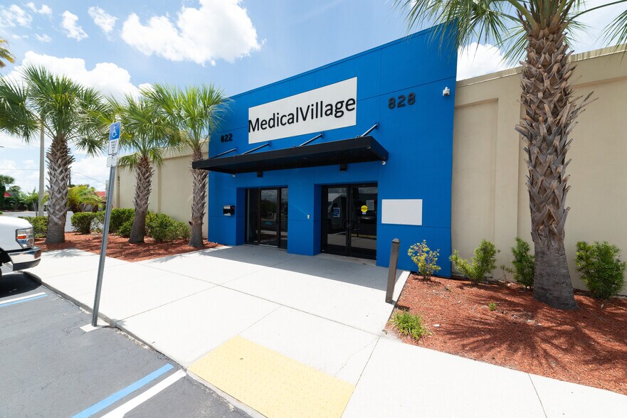 More Photos Of 800-840 Mercy Dr, Orlando Medical For Lease