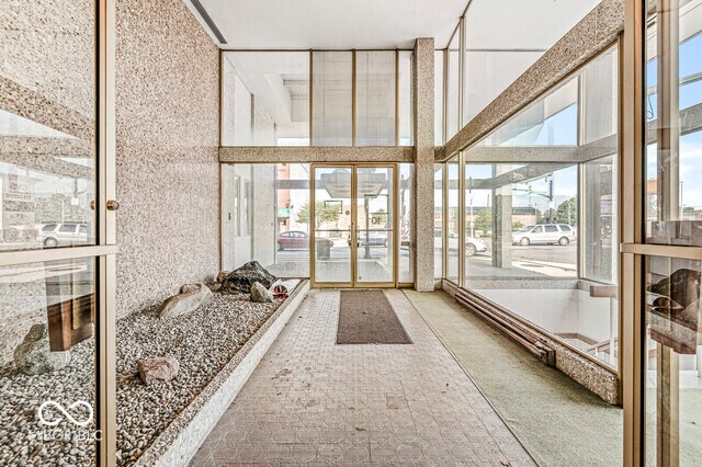 More Photos Of 101 S Anderson St, Elwood Restaurant For Sale