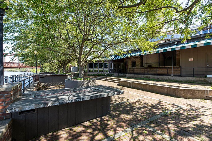 More Photos Of 21 N River St, Batavia Unknown For Lease