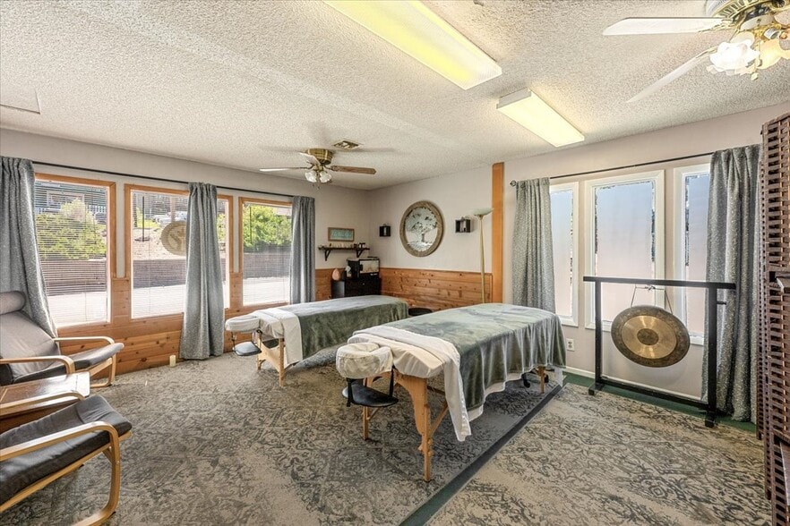 More Photos Of 40585 Big Bear Blvd, Big Bear Lake Office For Sale