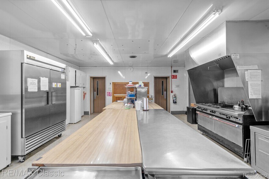 More Photos Of 26701 Joy Rd, Dearborn Heights Religious Facility For Sale